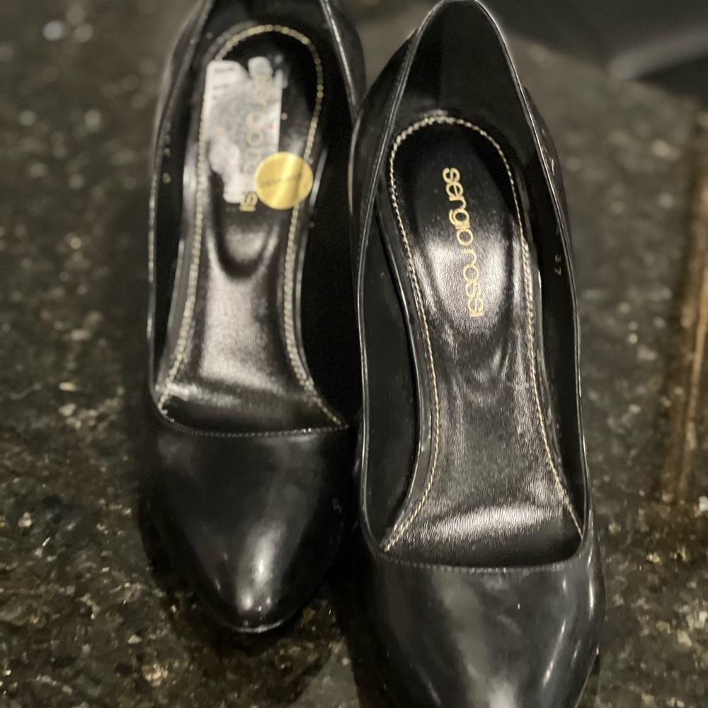 Vero Cuoio heels